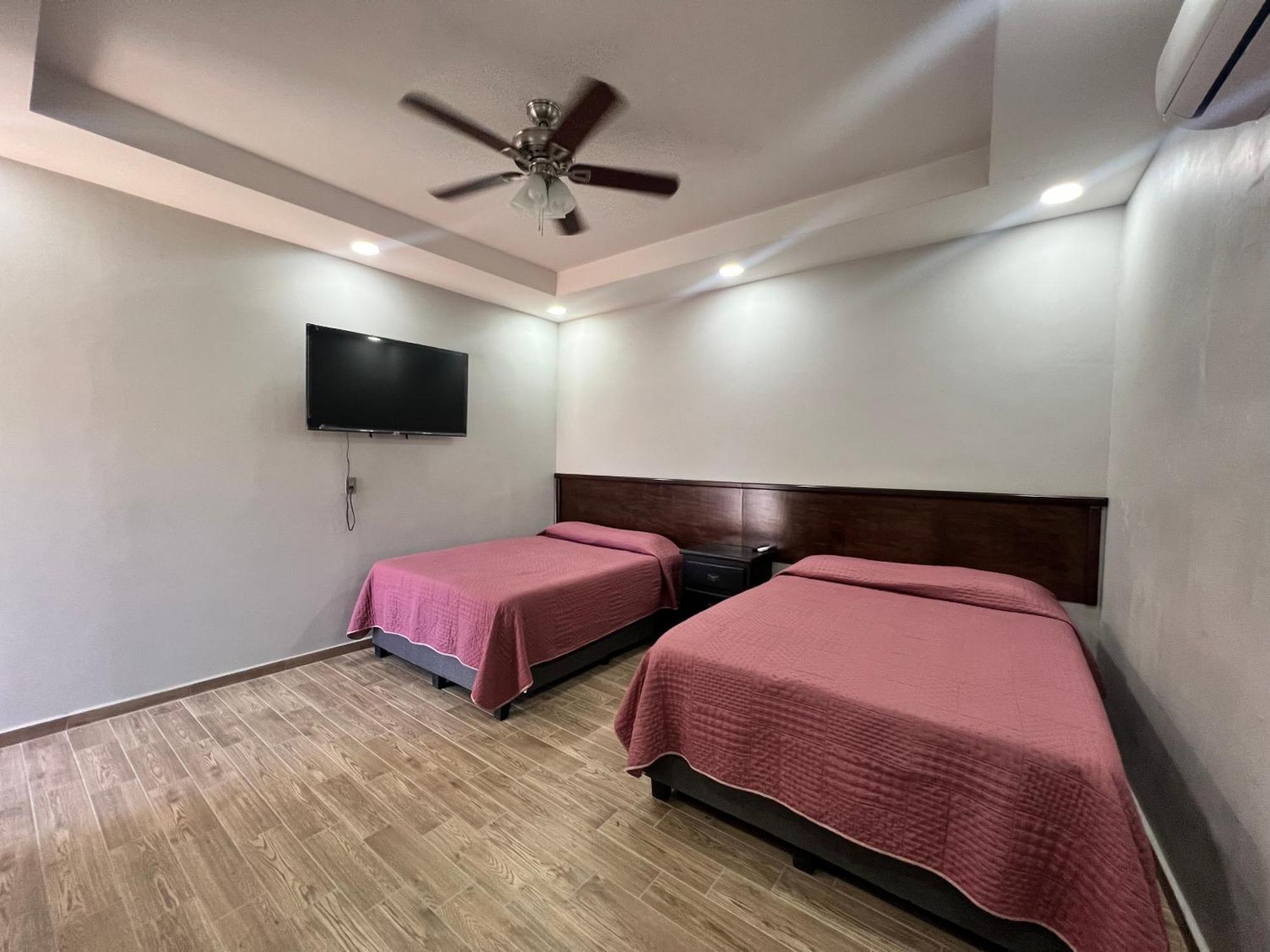 Hotel Los Pinos Inn El Golfo de Santa Clara ภายนอก รูปภาพ