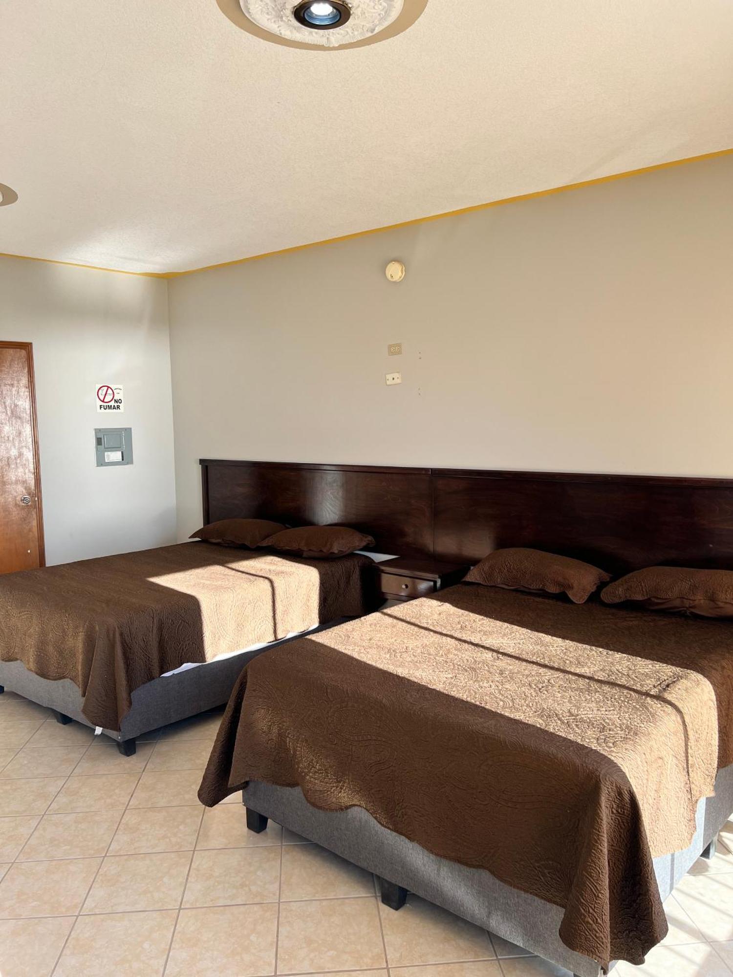 Hotel Los Pinos Inn El Golfo de Santa Clara ภายนอก รูปภาพ