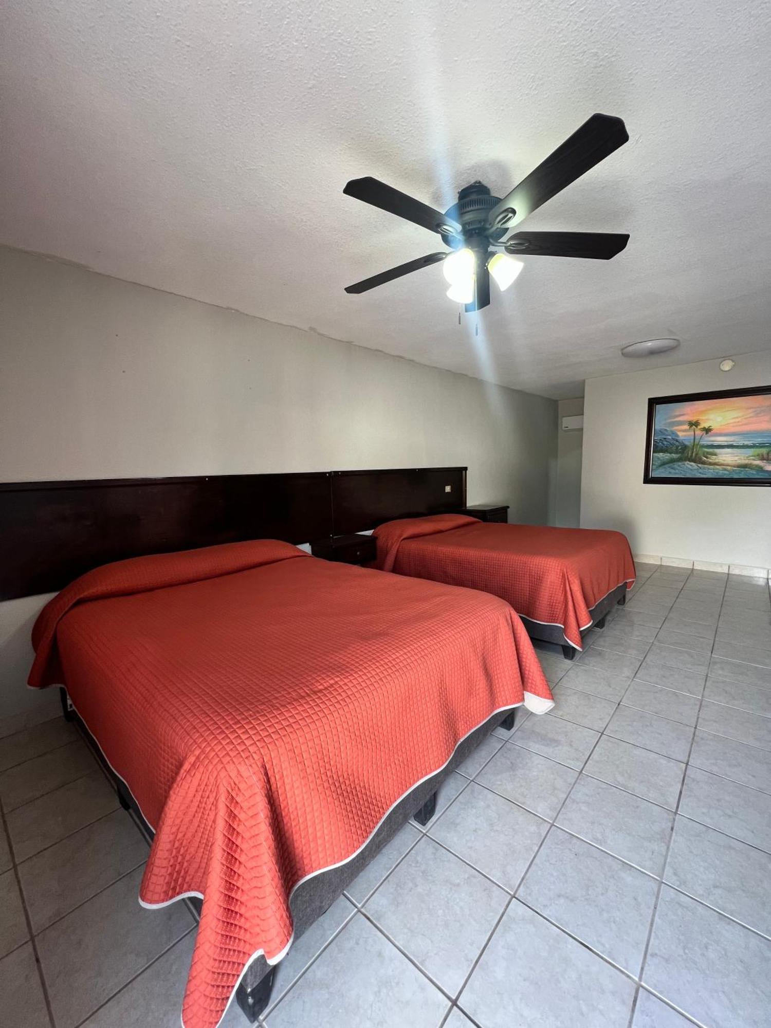 Hotel Los Pinos Inn El Golfo de Santa Clara ภายนอก รูปภาพ